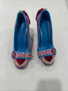 Women’s Pink Embellished Heart Pumps